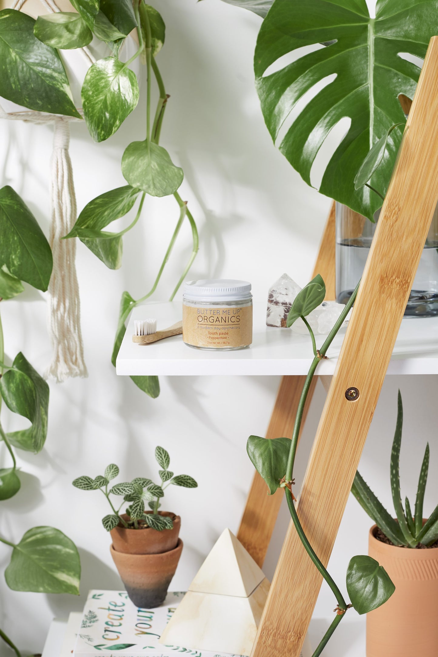 BUTTER ME UP ORGANICS Whitening Toothpaste / All Natural